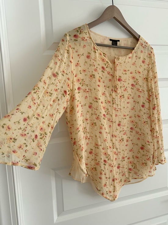 Anne Carson Tops - Anne Carson Silk Floral Blouse Yellow Pink Size L